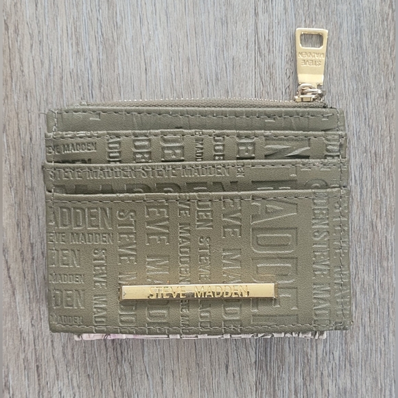 Steve Madden Olive and Pink Floral Card Wallet - Picture 3 of 6